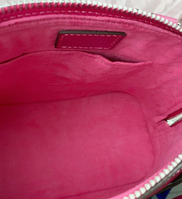 ルイヴィトンバッグ着用イメージ